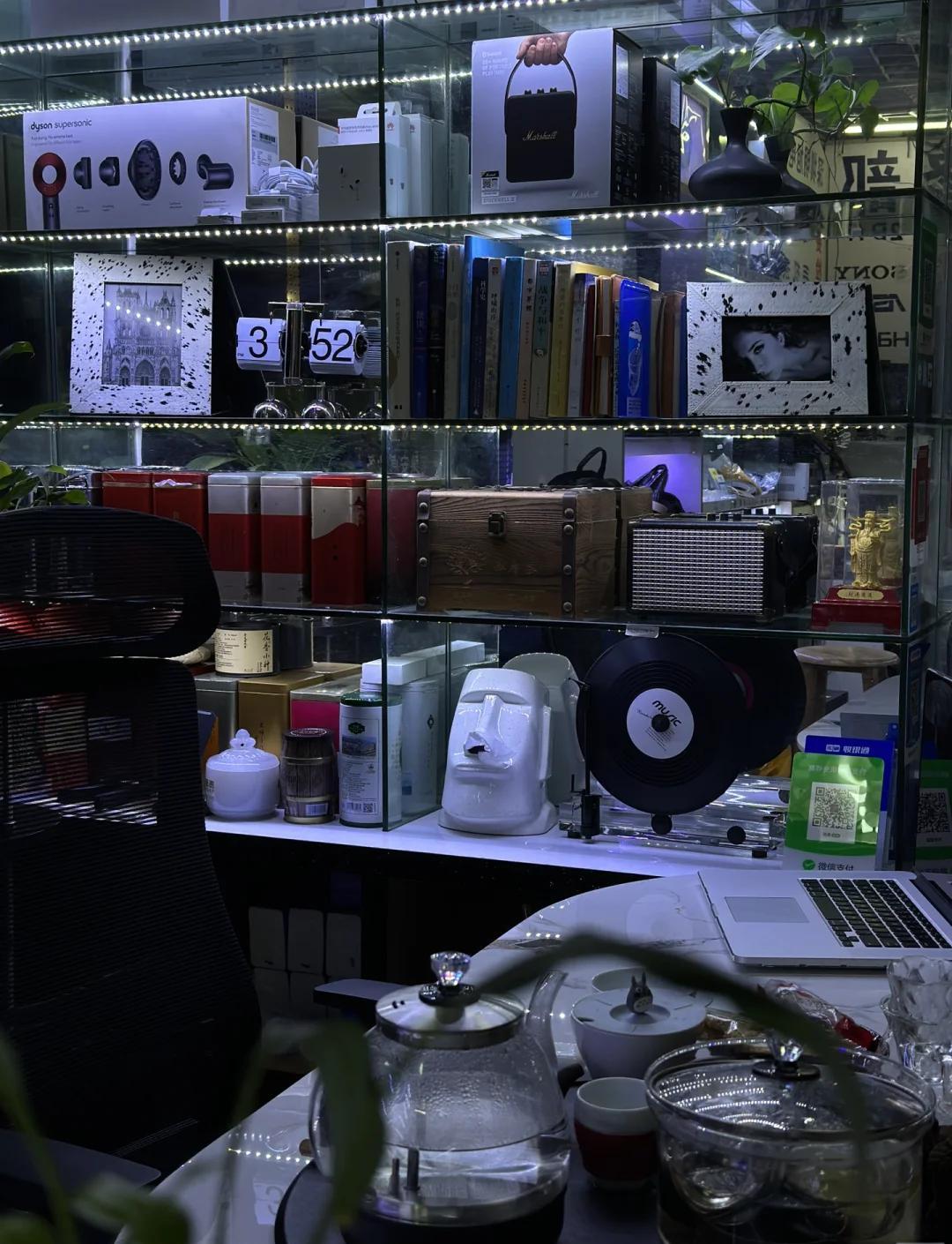 华强北爆款电子一条街 十八年坚守，铸就数码传奇